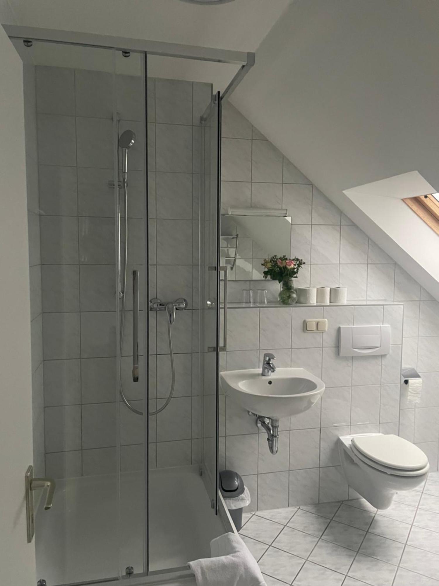 Hotel-Gasthof Gruener Hof Фрайзинг Номер фото